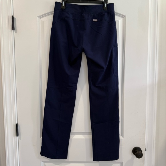 FIGS Kade Cargo Scrub Pants in Navy Blue (S-Tall) - Picture 3 of 6